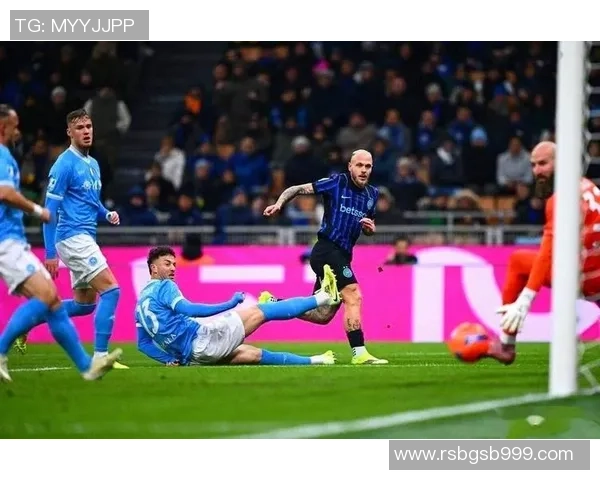 英超激战：那不勒斯大胜皇马红牌事件引发全场热议与争议