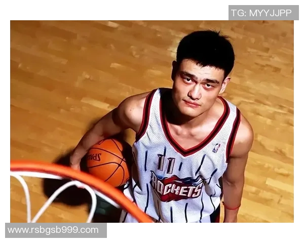 姚明Instagram账号分享生活点滴与篮球故事引发粉丝热议