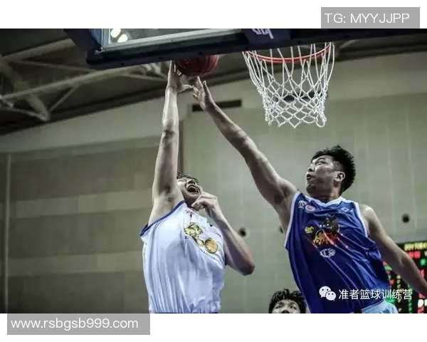 姚明亲自体验安检流程展现体育精神与安全意识的完美结合