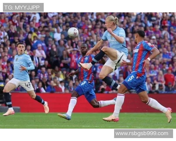 足总杯精彩对决AC米兰逆转曼城神扑瞬间成比赛转折点