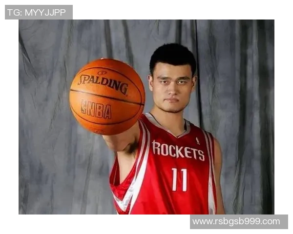 邓肯与姚明的巅峰对决：两位巨星在NBA赛场上的传奇交锋与历史意义