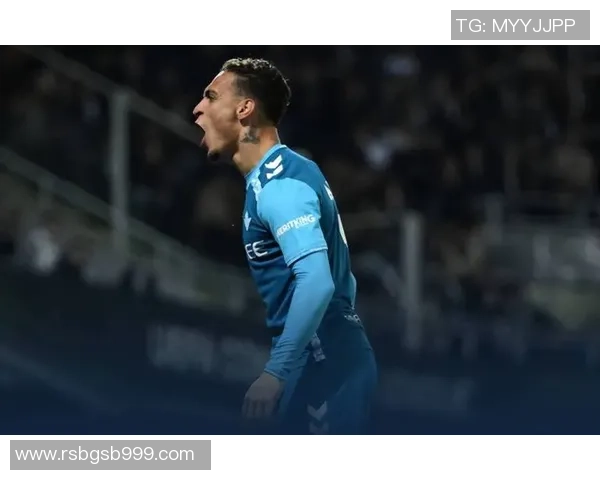 欧联杯精彩对决里昂凭帽子戏法战胜莱比锡全场沸腾