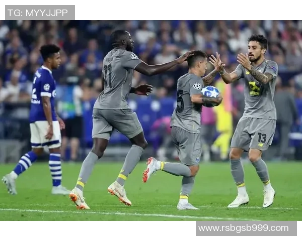 足总杯激战多特蒙德与波尔图战成平局逆转瞬间引发全场热烈反响