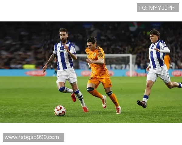 国王杯精彩对决皇马凭借绝杀战胜那不勒斯全场沸腾