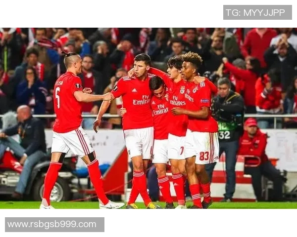 足总杯激战切尔西与本菲卡互交白卷帽子戏法引发争议判罚热议 足总杯激战切尔西与本菲卡互交白卷帽子戏法引发争议判罚热议